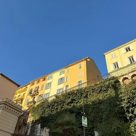 Living * Cannes