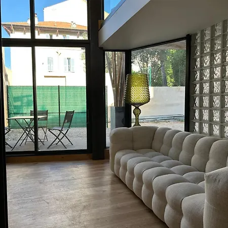 Apartment Living *